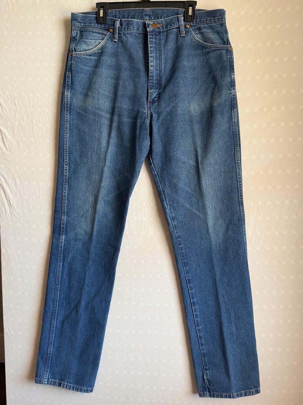 Wrangler 13MWZ Mens 38x36 Cowboy Cut Jeans Medium Wash